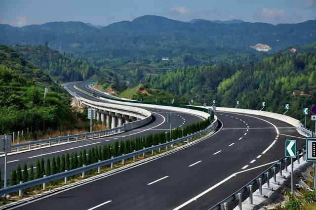 百米通途 揭秘中國最短的高速公路隧道