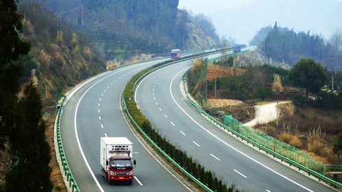為何美國公路建設(shè)會埋入廢舊輪胎？環(huán)保隱憂還是創(chuàng)新之舉？
